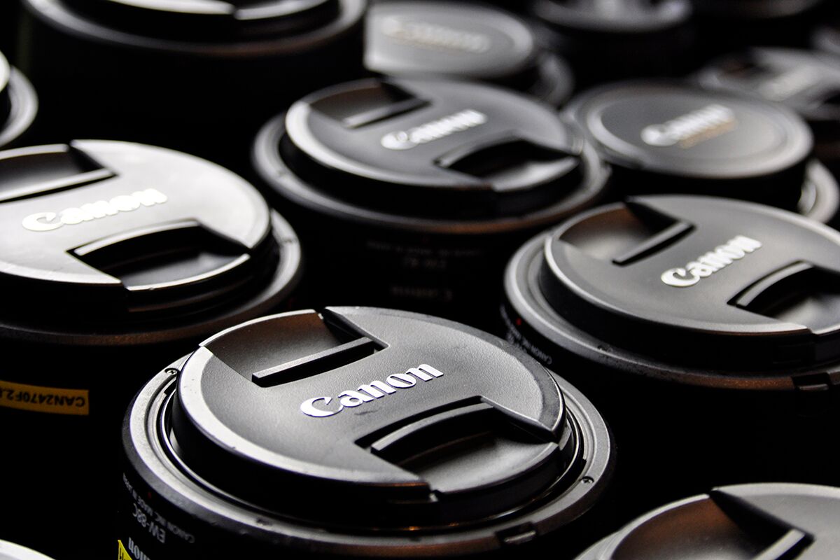 Series of Canon lens' with lens caps