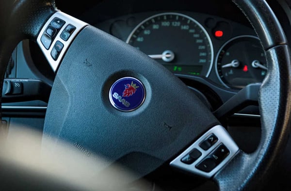 SAAB logo on steering wheel